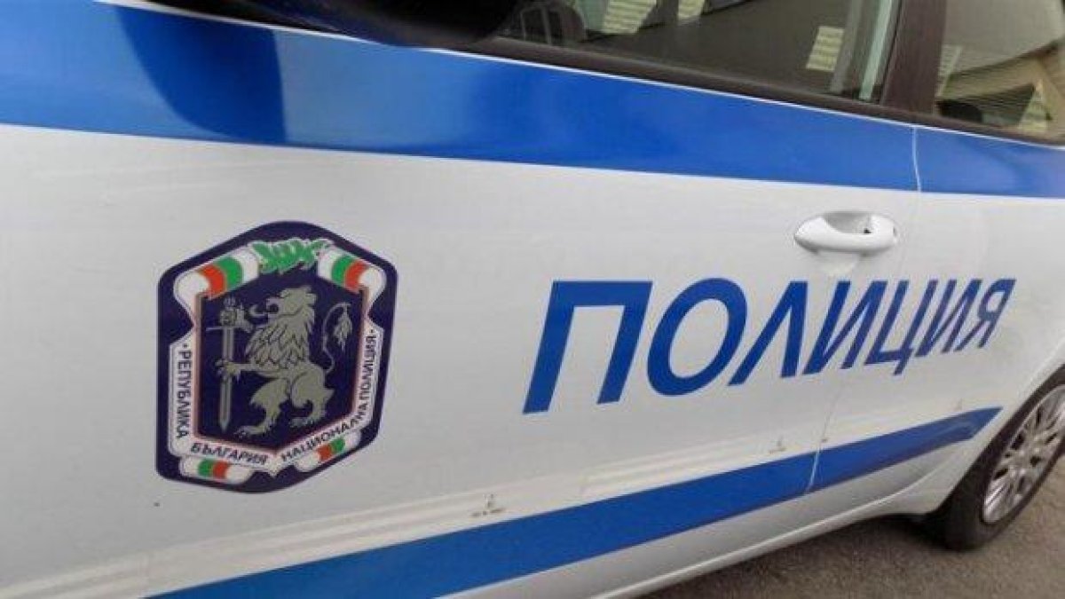 Две жертви и ранена жена при челен удар в прохода Петрохан