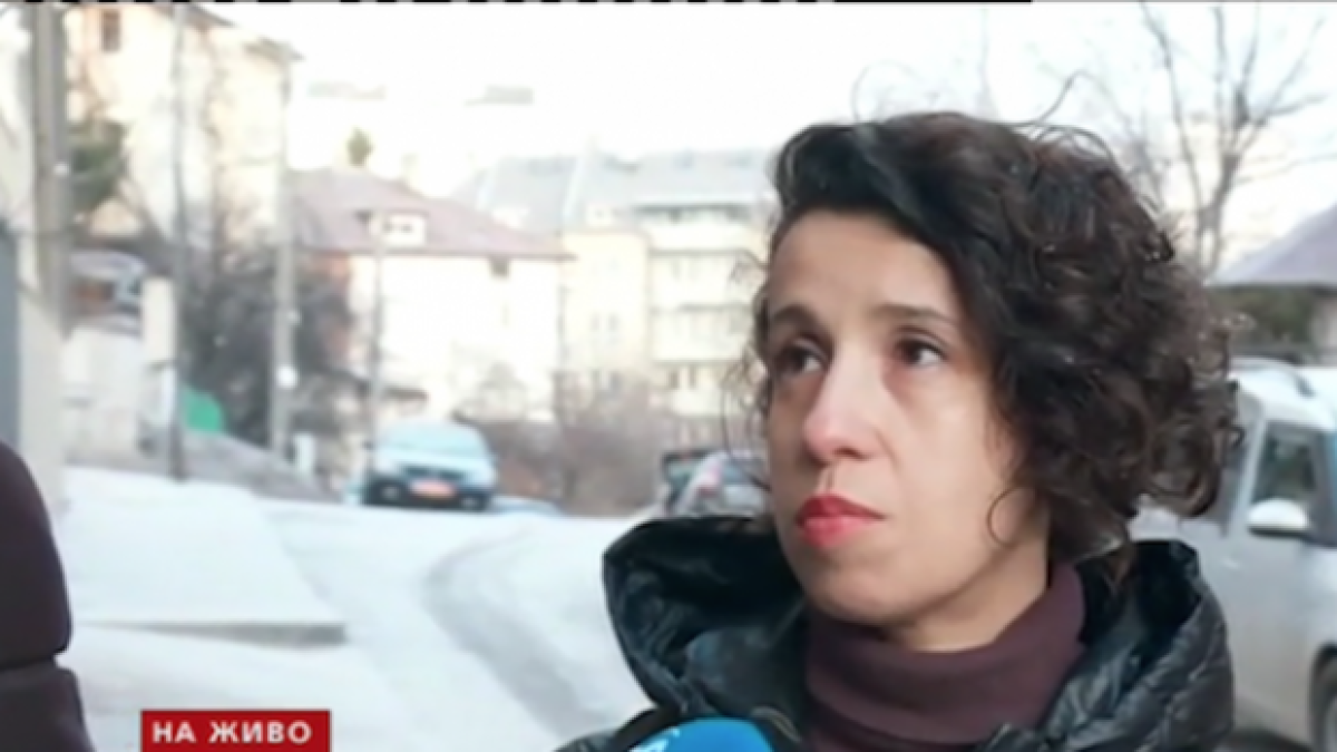 Нагъл рекет: Млади мъже изнудват шофьорка заради драскотина (видео)