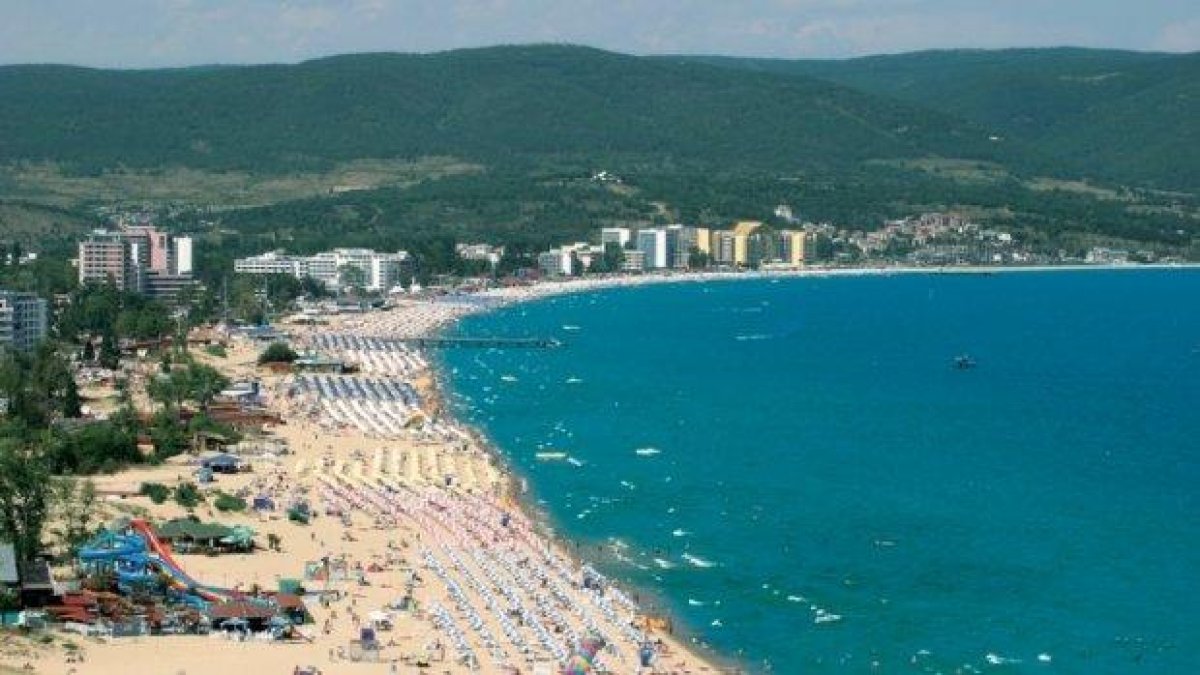 Отливът на туристи по Черноморието придобива огромни размери