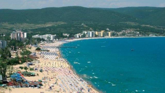 Отливът на туристи по Черноморието придобива огромни размери
