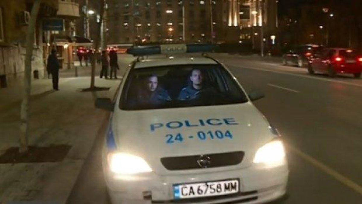 Полицаите, нападнати от младеж: Има инциденти