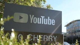 YouTube изключва коментарите за видеоклипове с малки деца