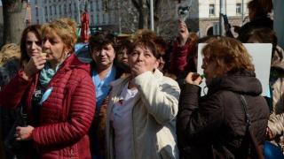 Медицински сестри на протест: Умираме от работа!