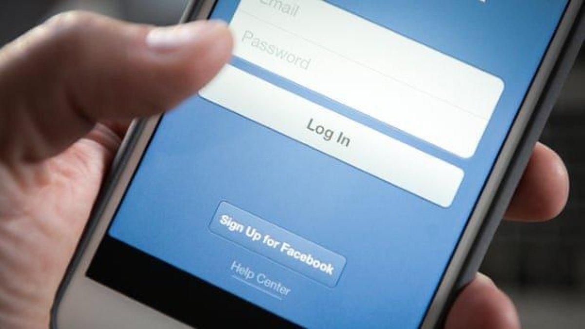 Facebook използва двуфакторната автентикация, за да злоупотребява с личните ни данни?
