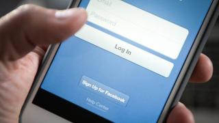 Facebook използва двуфакторната автентикация, за да злоупотребява с личните ни данни?