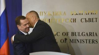 Москва или Брюксел? Борисов на два стола, които все повече се раздалечават
