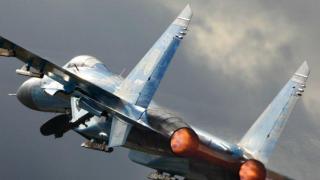 Руски Су-27 прехвана американски самолет над Балтика (видео)