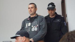 Жалба от 981 страници написа бившият полицай, убил родителите си