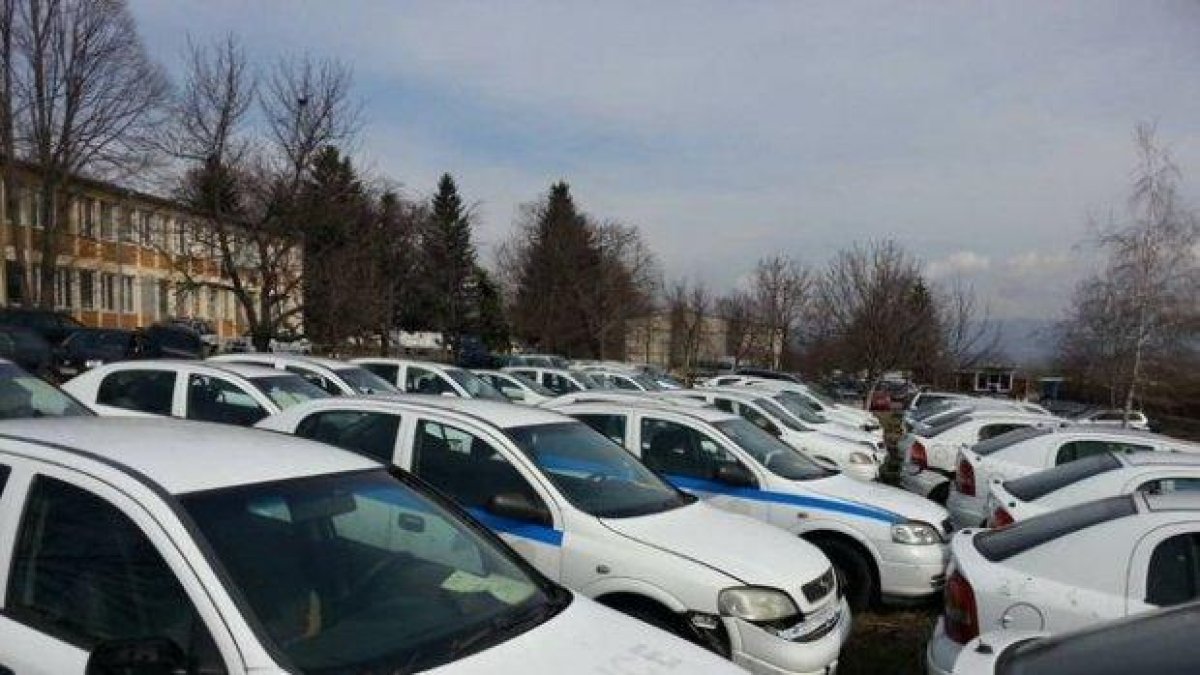 МВР дава на търг старите си патрулки