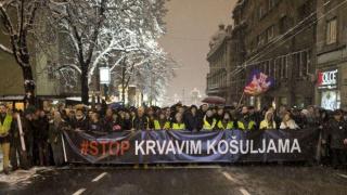 Хиляди протестират в Белград, Вучич ги нарече "фашисти и крадци"