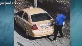 Шофьор на такси краде чуждо куче в столицата (видео)