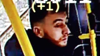 Трима са загинали при стрелбата в Утрехт, полицията издирва турчин (снимки и видео)