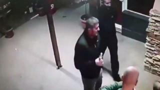 До 3 г. затвор и глоба до 5000 лв. грозят мъжа, ритал бременна котка в Радомир (видео)