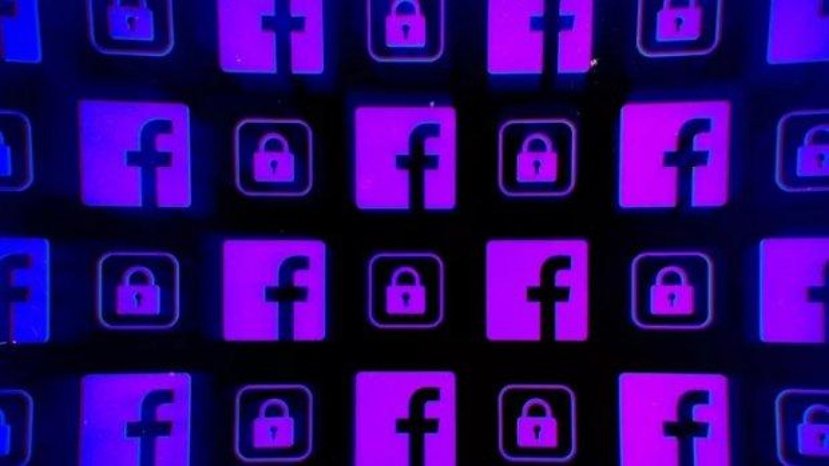 Facebook съхранява стотици милиони пароли, видими с просто око