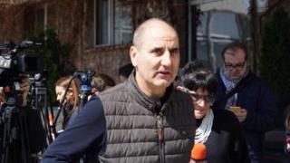 Цветанов кацна в София: Имам решение, ще го споделя първо с Борисов (снимки и видео)