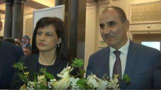 Цветанов напусна парламента с маратонки, Дариткова заема мястото му (видео)