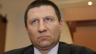 И синът на шефа на Следствието в “Апартаментгейт”