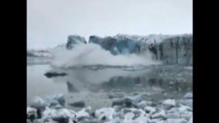 Ледено цунами в Исландия застраши туристи (видео)
