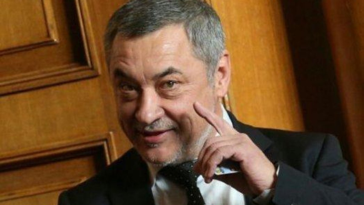 Валери Симеонов: Има още министри с евтини апартаменти