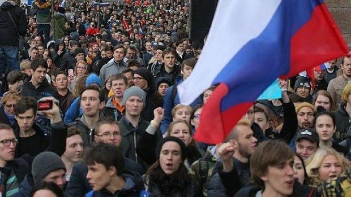 Властите в Русия ще борят протестите с блокиране на банкови сметки