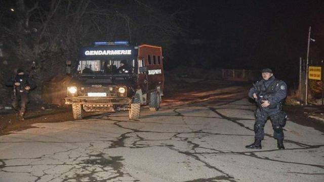 Отново сблъсъци в Габрово, оператор пострада от полицейска палка