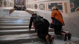 Светите стъпала, по които е минал Христос, отворени за пръв път от 300 години (видео и снимки)
