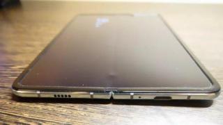 Разтревожени потребители споделят, че новият Samsung Galaxy Fold се чупи само след ден употреба (видео)