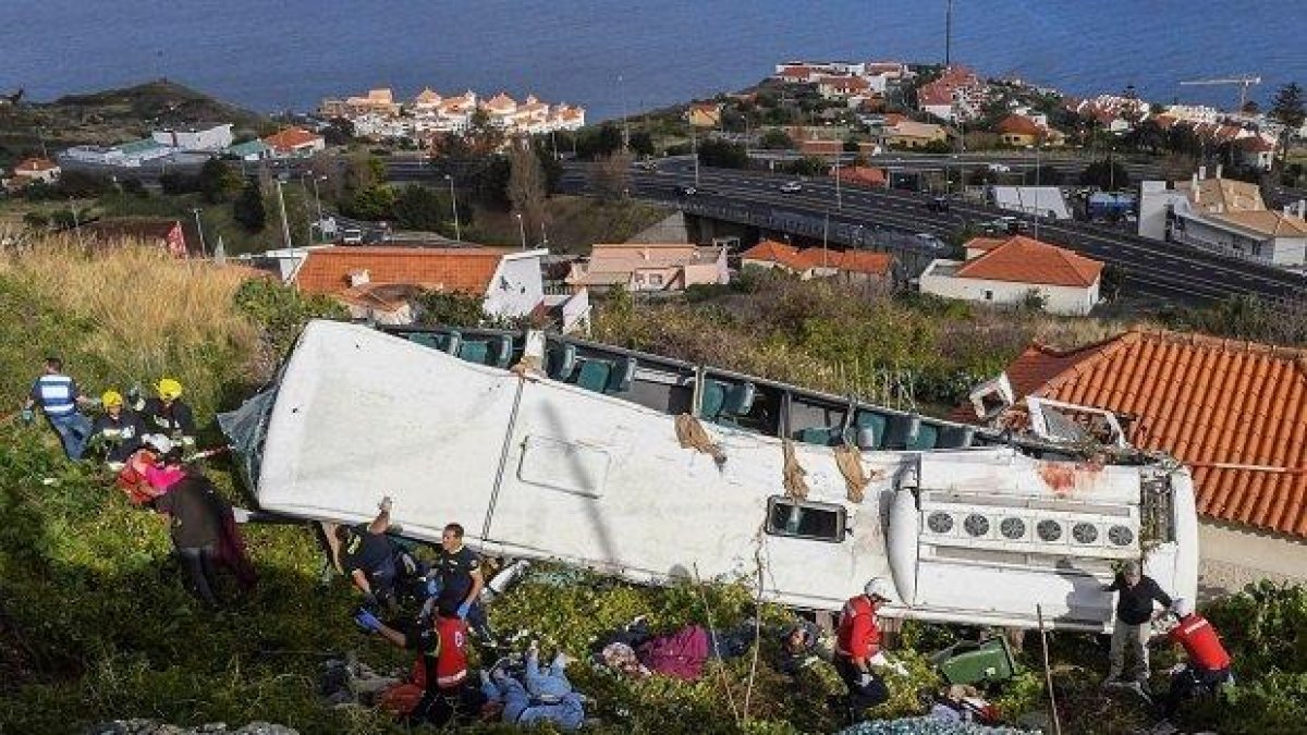 Всички 29 загинали при катастрофата в Мадейра са германци (снимки)