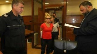 Съдия Хинов осъди на мълчание не само подсъдимите, но и обществото, което ги подкрепя