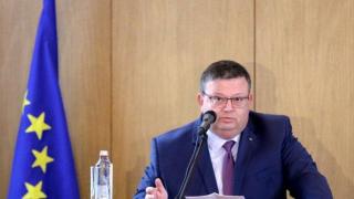 Сотир Цацаров ще проверява всички къщи за гости в страната, строени с европари