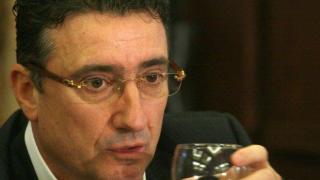 Връщат Ветко Арабаджиев у нас от Испания, засега съпругата му остава там