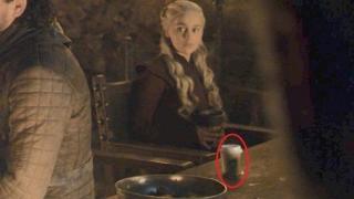 Дали чашата с кафе в „Игра на тронове“ наистина е от Starbucks? (видео)