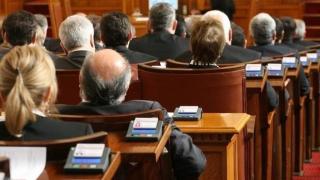 Неизбежната отбрана вече няма да се наказва, решиха депутатите
