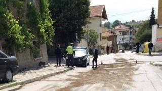 Мерцедес отнесе патрулка и рани двама полицаи в Сандански
