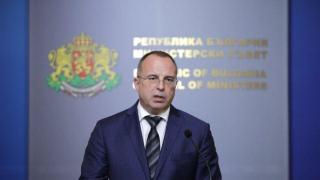 Министър Порожанов иска КПКОНПИ да публикува цялата му декларация