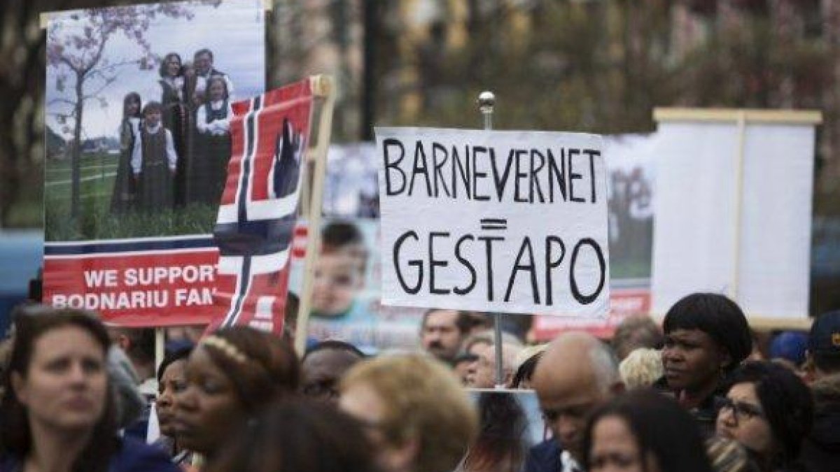 Протестират срещу стратегията за децата в няколко града