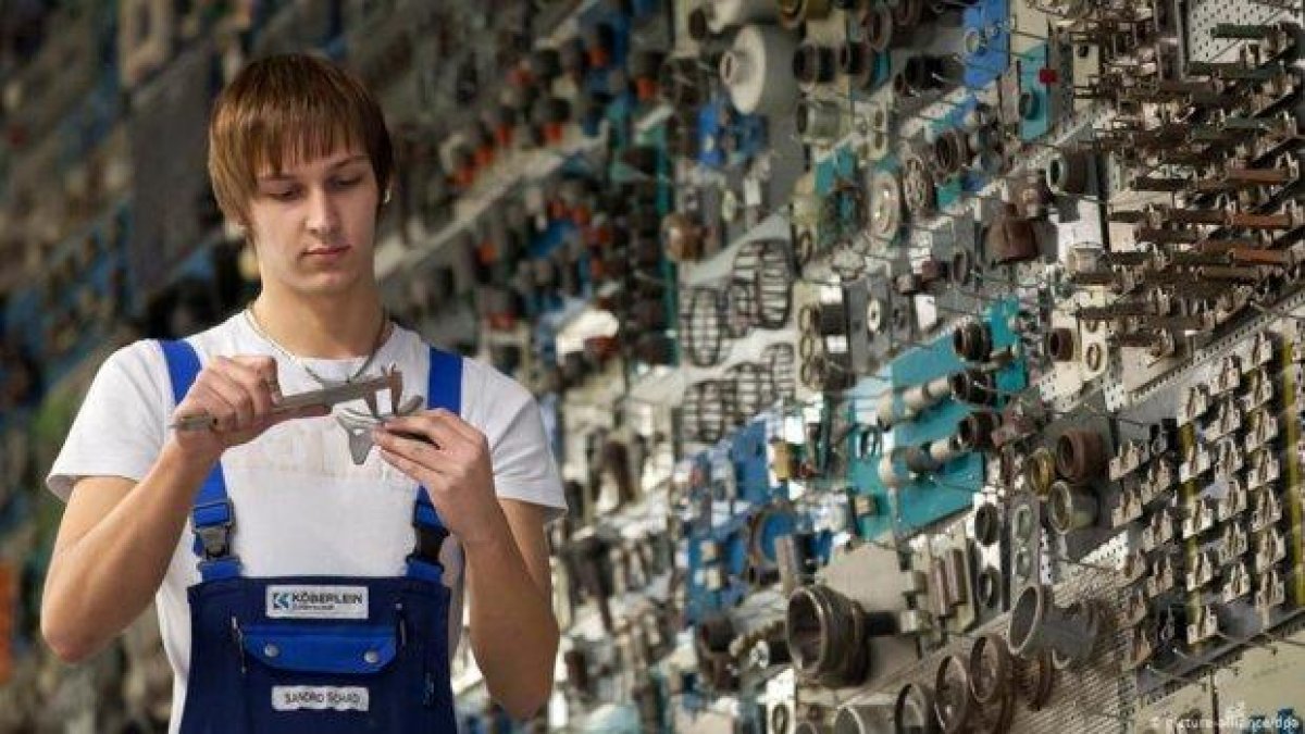 Шлосери, зидари, техници: колко печелят работниците в Германия?