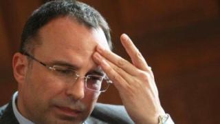 Министър Порожанов подаде оставка след скандалите, Борисов я прие