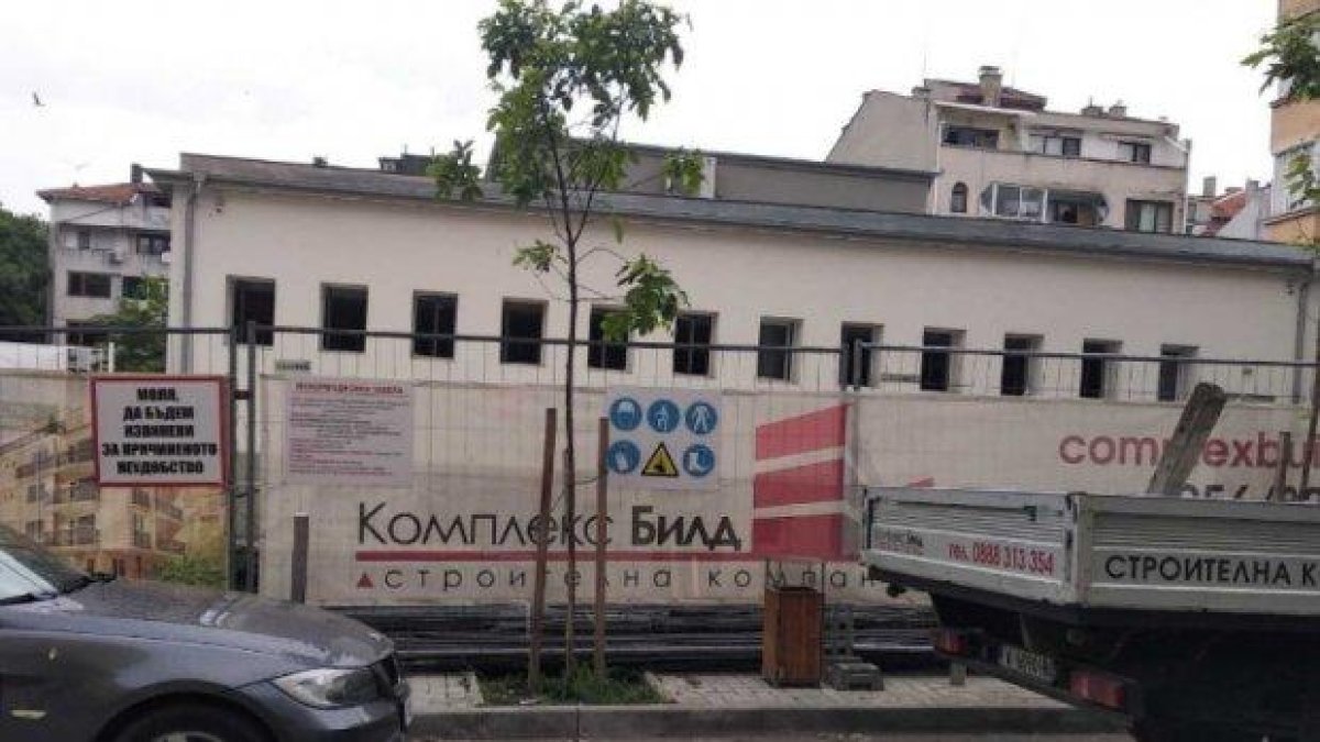 Строят 6-етажна жилищна сграда в двора на училище в Бургас