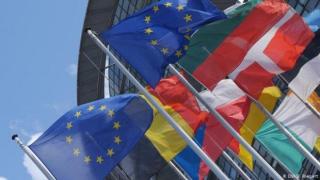 Съдбоносно: Европа на Орбан или Европа на Макрон?