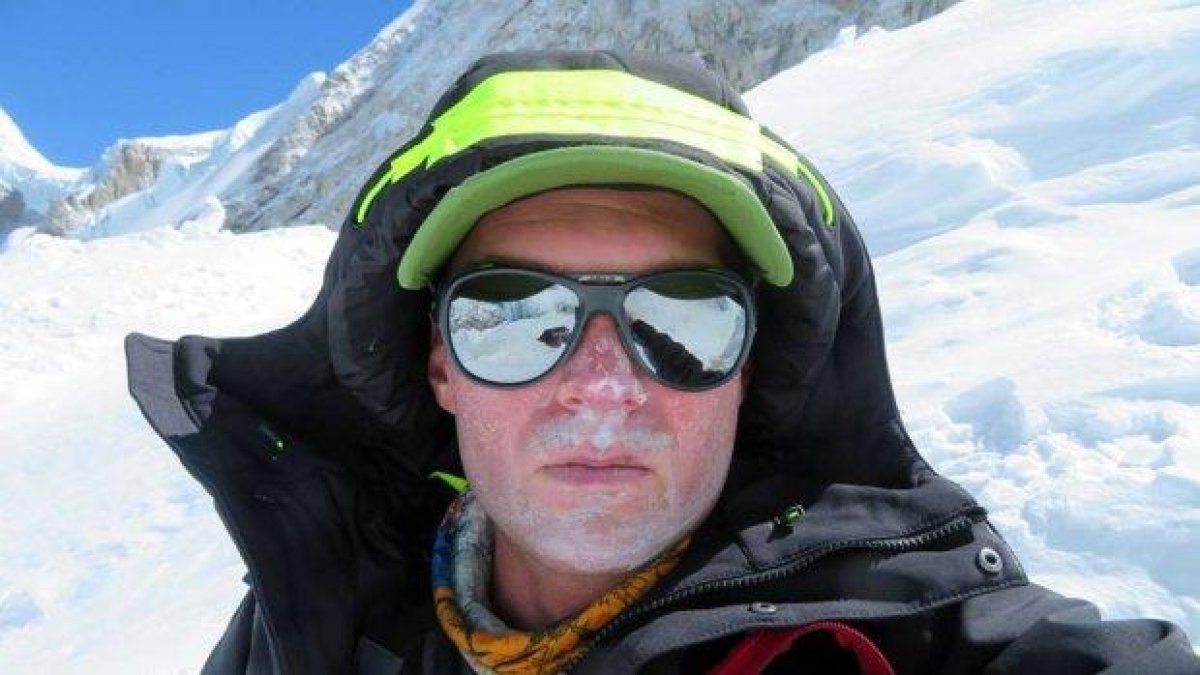 Опитали са се да спасят Иван Томов с хеликоптер, заедно с него е пострадала и руска алпинистка