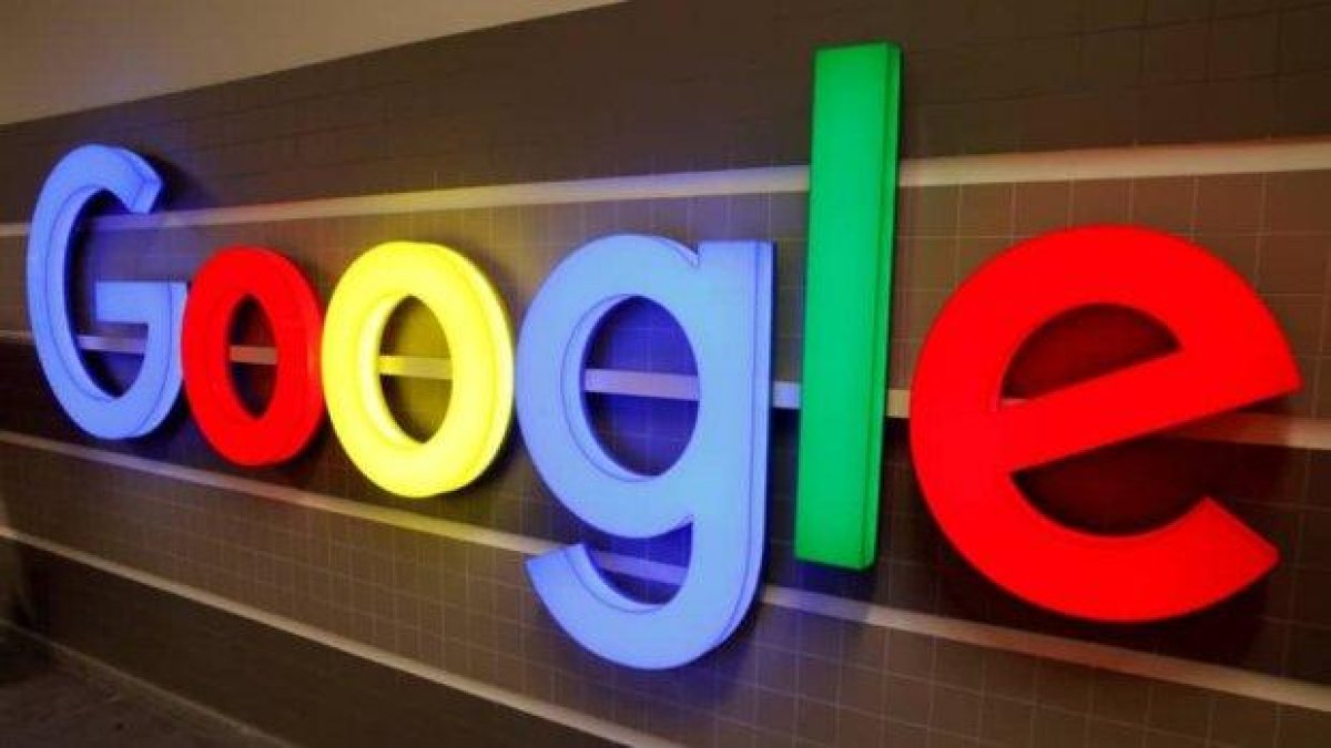 Google спира да работи с Huawei