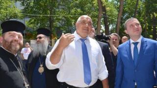 „Так-так-так“. Как обиколката на премиера промени социологическите проучвания (видео)