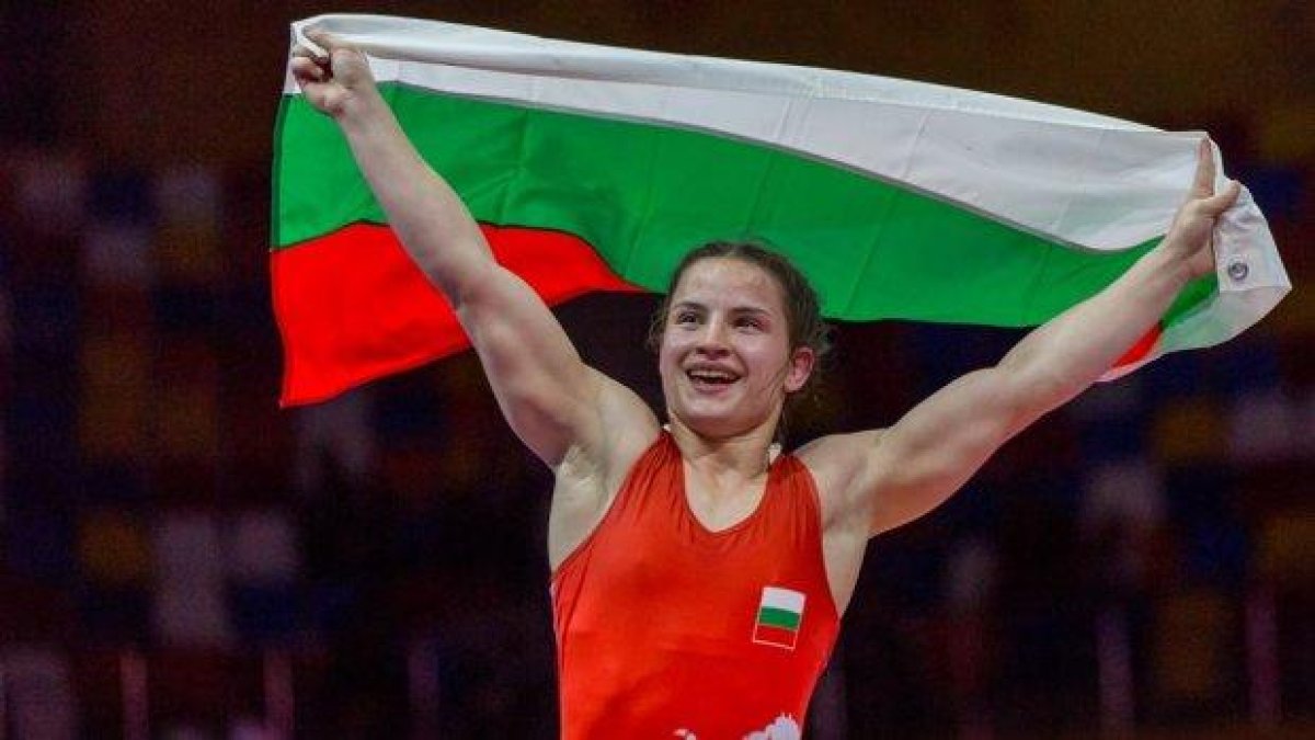 Шампионката по борба Биляна Дудова е опитала да се самоубие