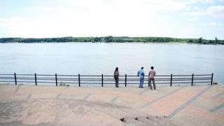 Жена и бебе изчезнаха в Дунав, минувач спаси другото дете