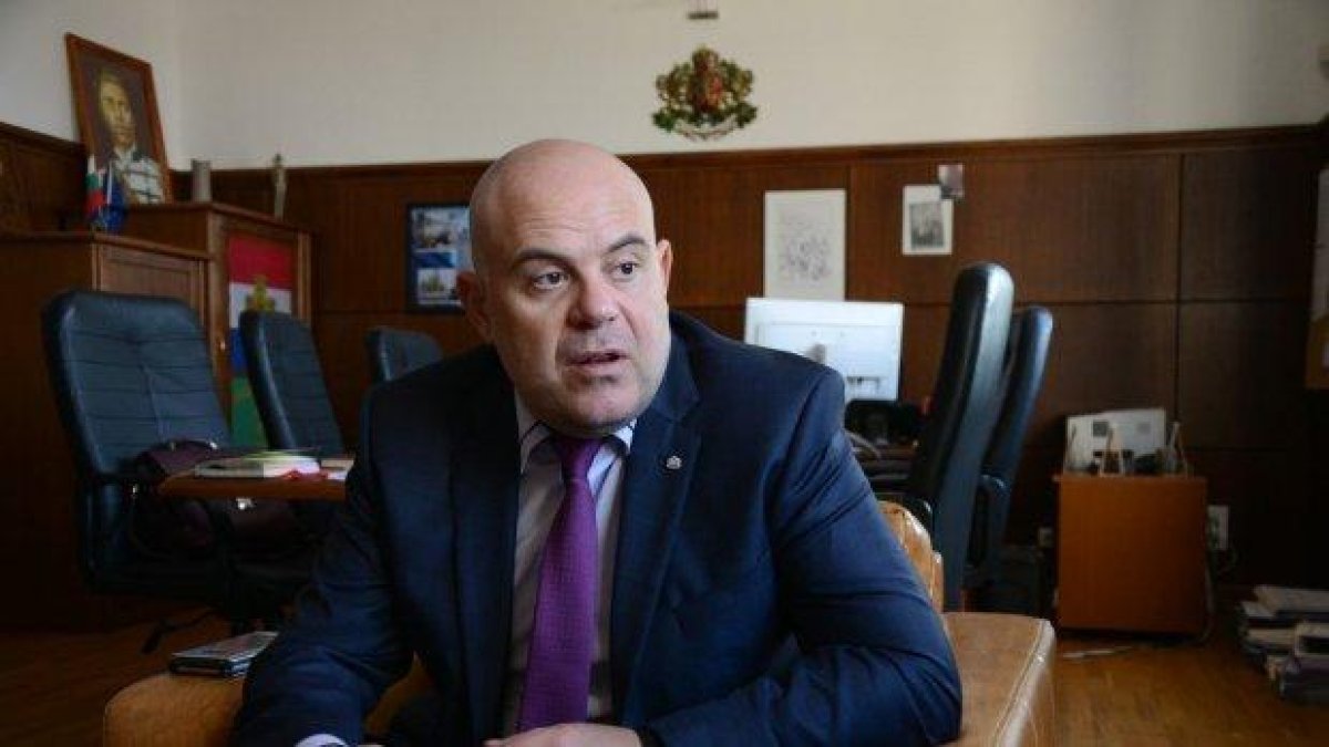 Висш магистрат се сдобил с общинска земя на безценица в Божурище