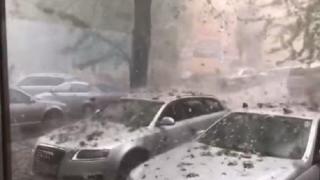 Мощна буря удари Румъния (видео)