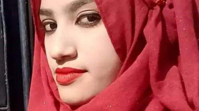 16 обвинени за изгарянето на момиче в Бангладеш, оплакало се от сексуален тормоз (видео и снимки)