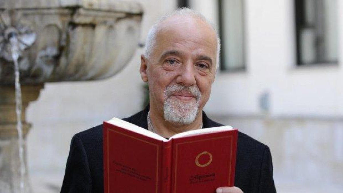 Паулу Коелю иска да предостави книгите си безплатно на училища и библиотеки в Африка