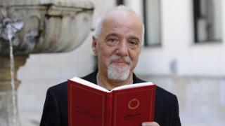 Паулу Коелю иска да предостави книгите си безплатно на училища и библиотеки в Африка